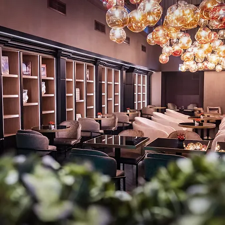 U-Visionary Roma Hotel-2